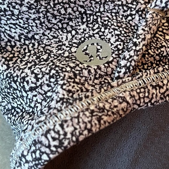 Lululemon sports bra. Size 10. Pads in. Crisscross back. Gray Black White - Picture 4 of 5